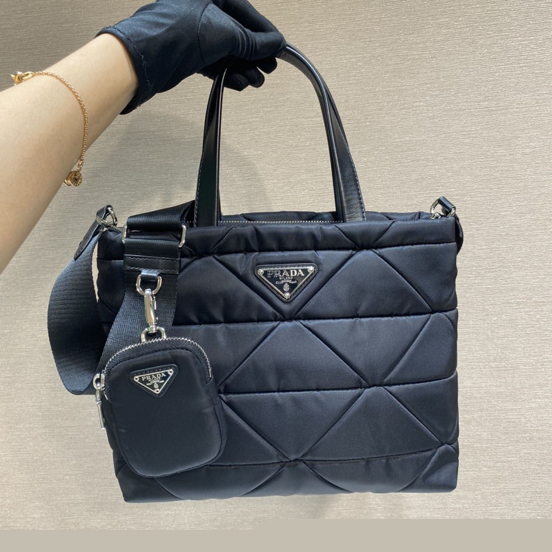 Pra*a shopping bags